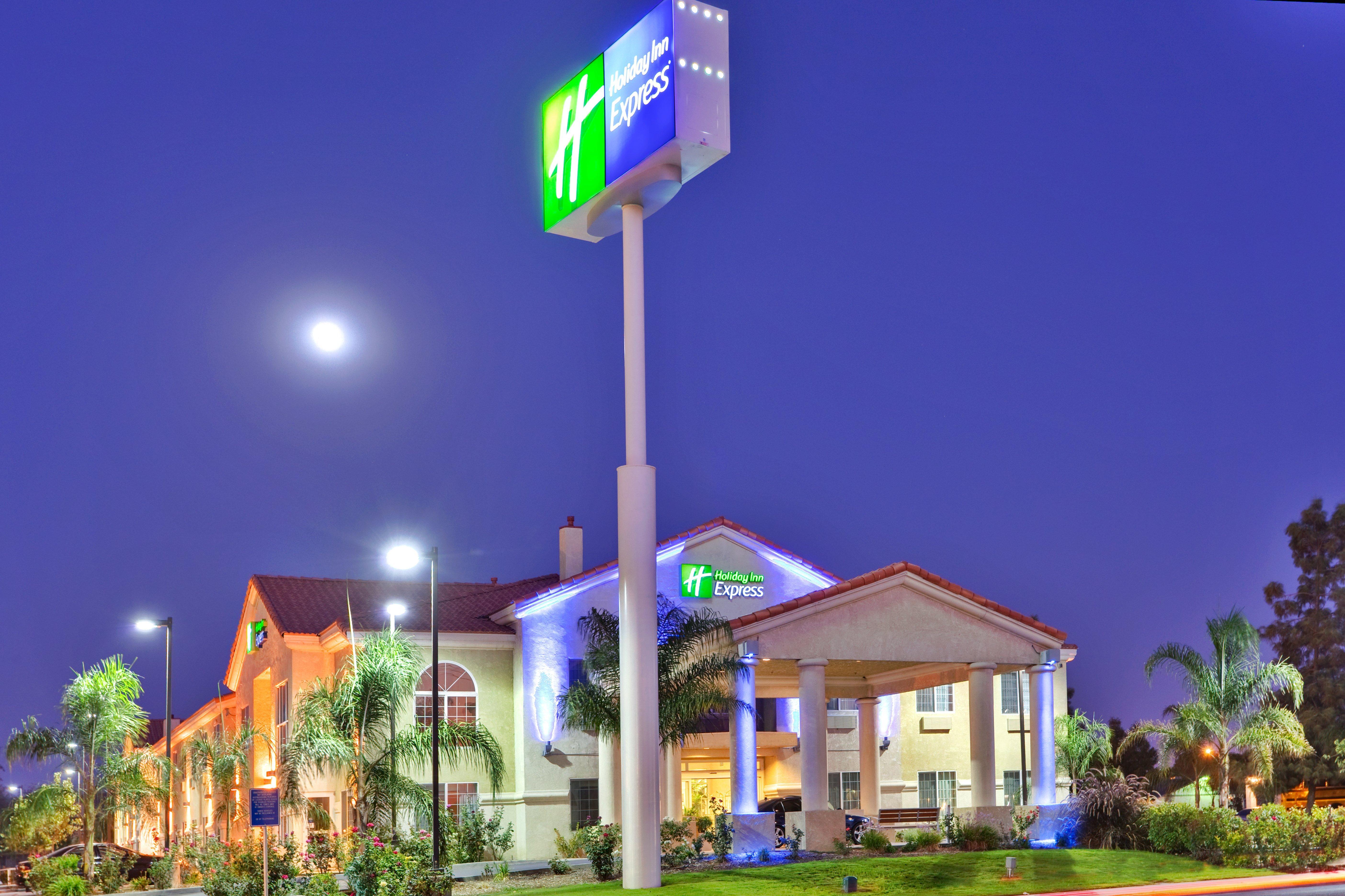 Holiday Inn Express Delano Highway 99 By Ihg Esterno foto
