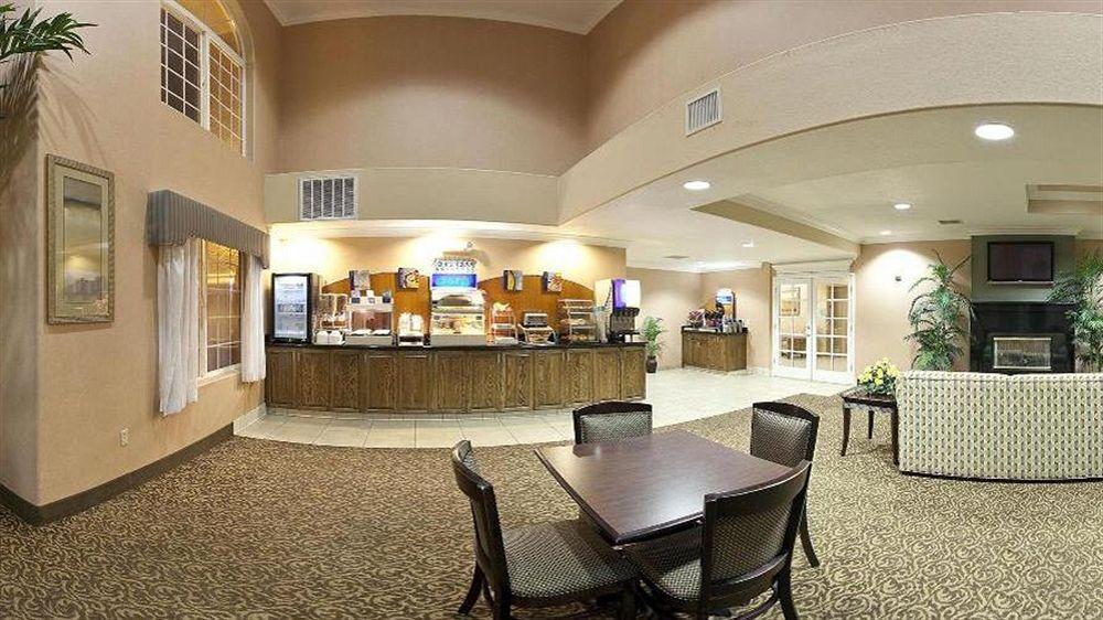 Holiday Inn Express Delano Highway 99 By Ihg Esterno foto