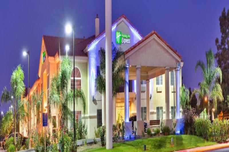 Holiday Inn Express Delano Highway 99 By Ihg Esterno foto